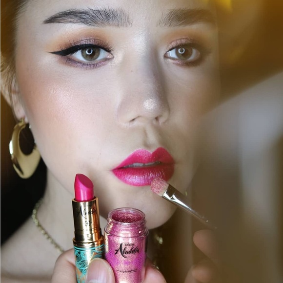 🧞♂️LE🧞♂️MAC Aladdin Collection Matte Lipstick- A Whole New World - Picture 5 of 15